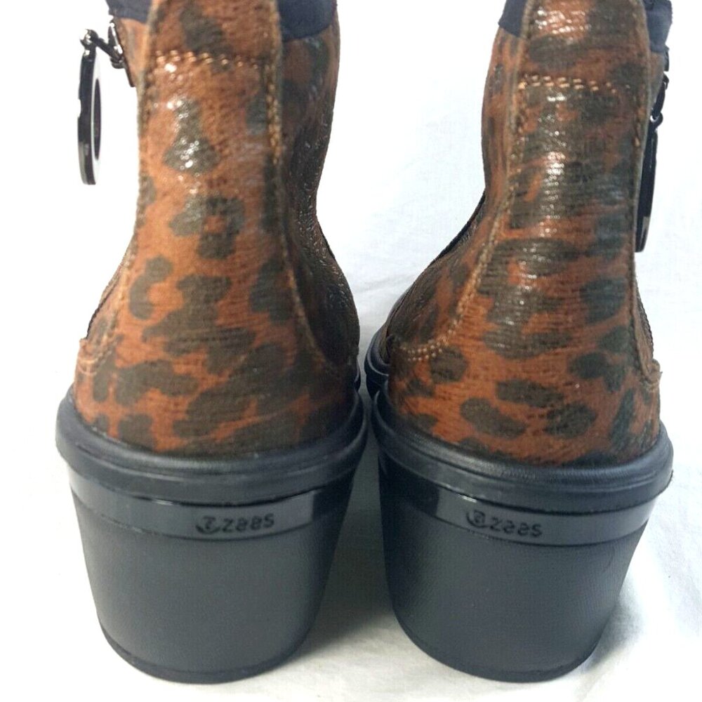 BZees Women's Ankle Booties Brown Animal Print Fabric Upper Size 7 M - Picture 5 of 7